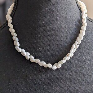 Handmade vintage shell necklace white tinny